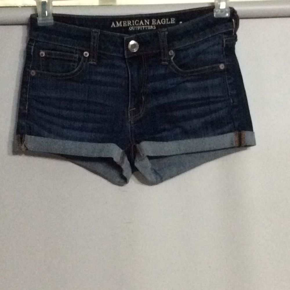 American Eagle Outfitters hemmed denim short. W92